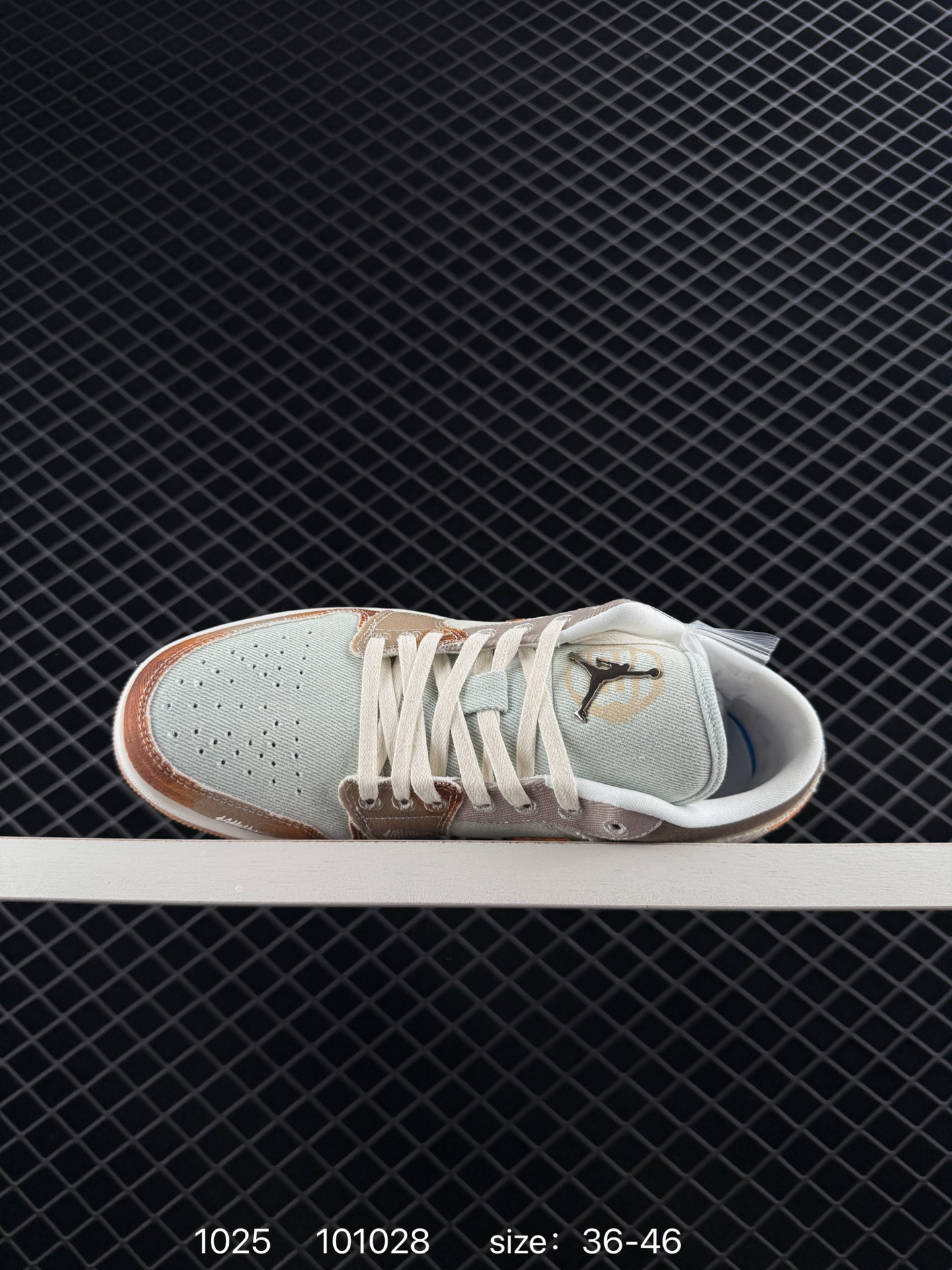 Travis Scott x Air Jordan 1 ” Reverse Mocha “